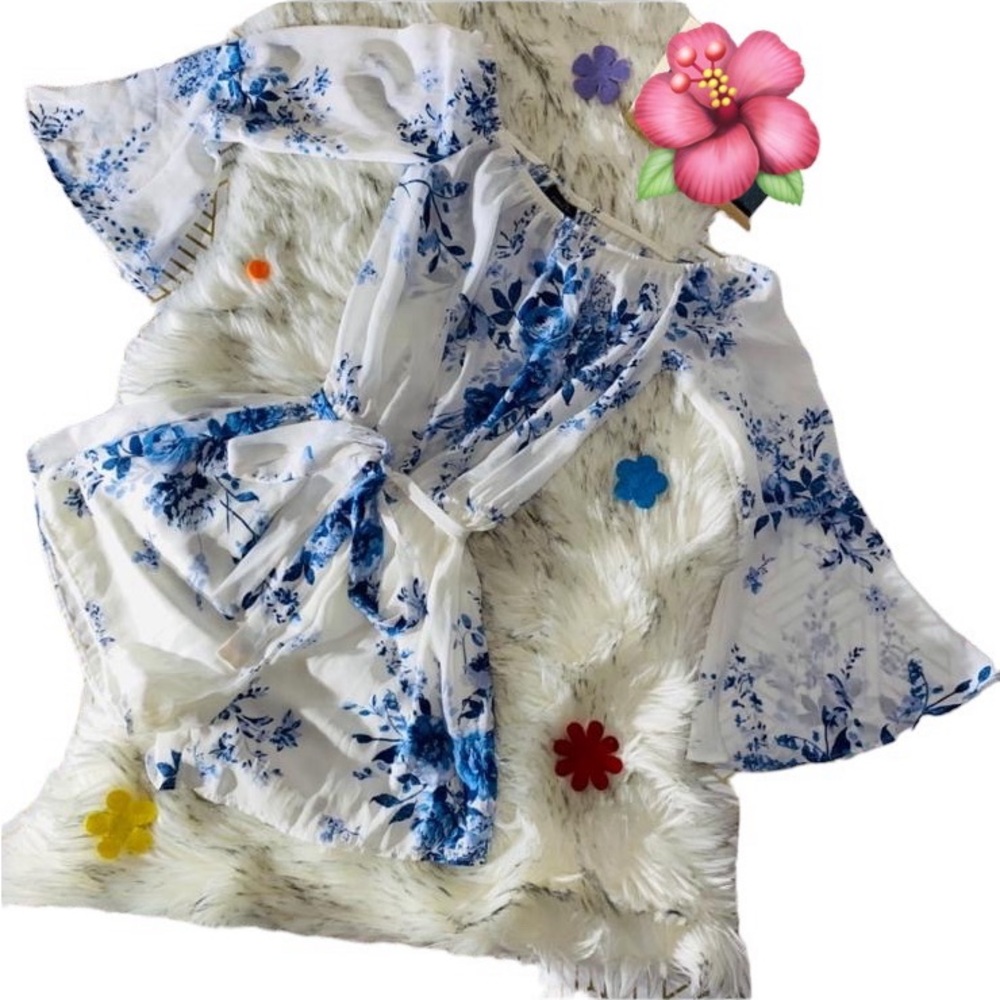 Floral short romper blue/white ruffle sleeve